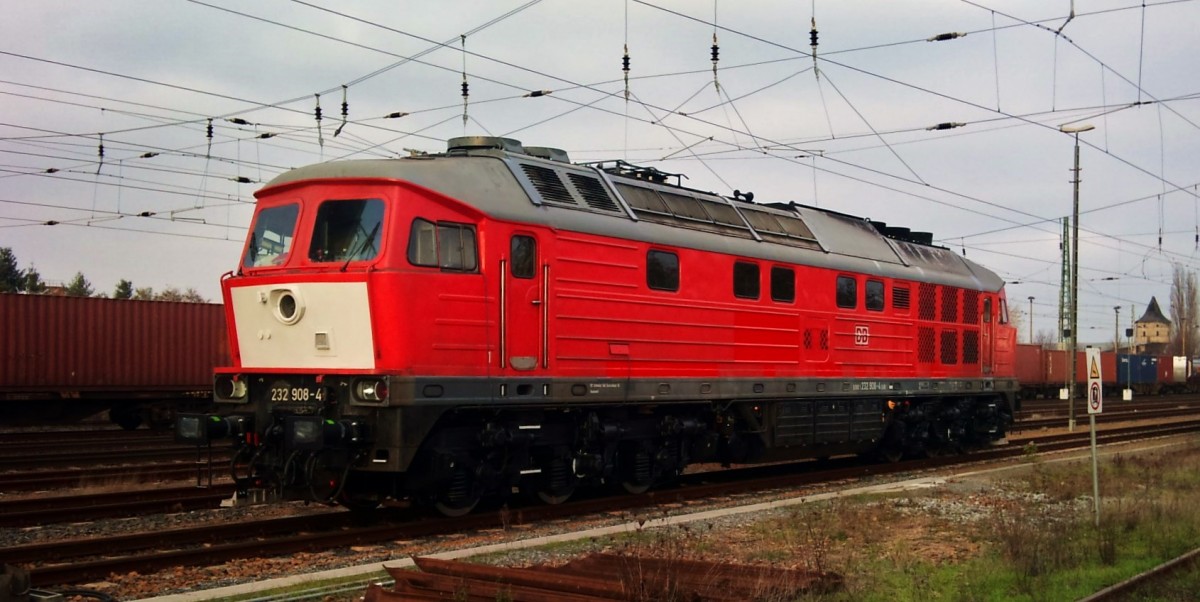 232 908-4 abgestellt in Finsterwalde. Aufgenommen am 07.11.2014