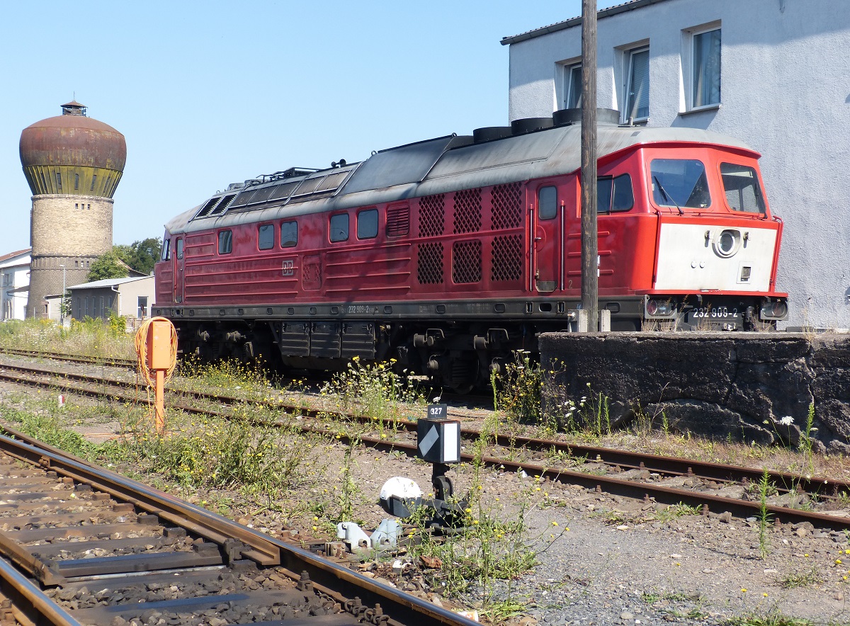 232 909-2 Bahnhof Nordhausen 14.07.2018 (Gleis davor liegt am Bahnsteig)