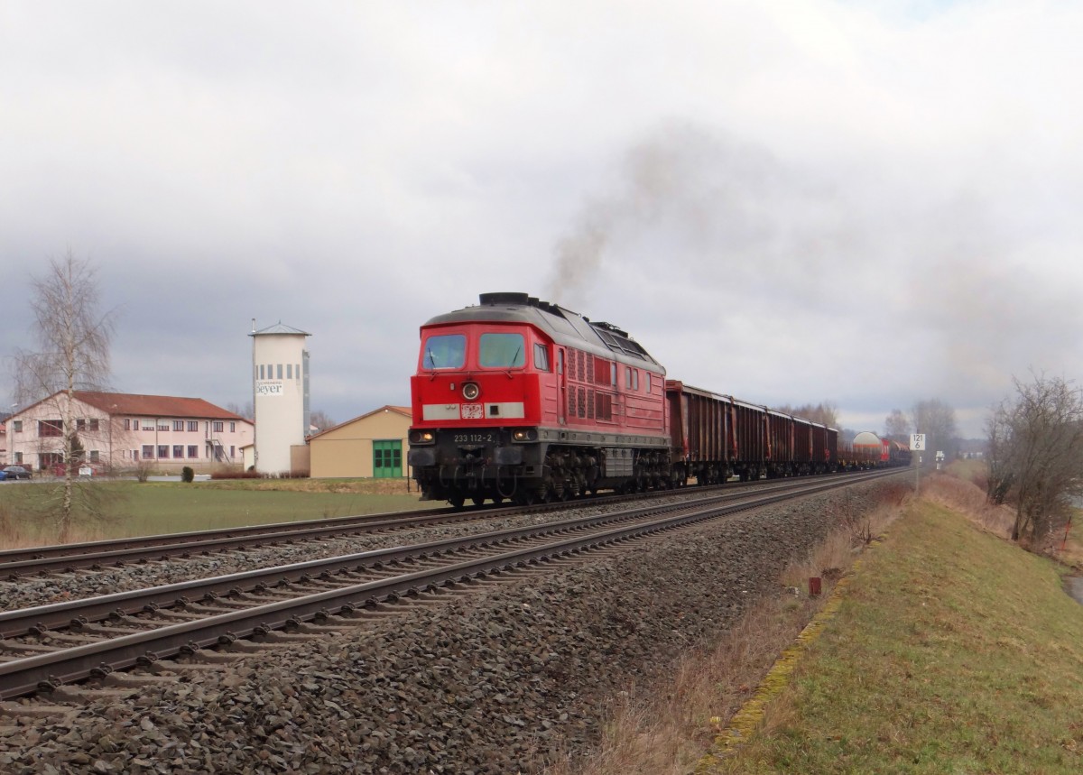 233 112-2 mit dem 51612 hier am 15.03.16 in Waldershof.