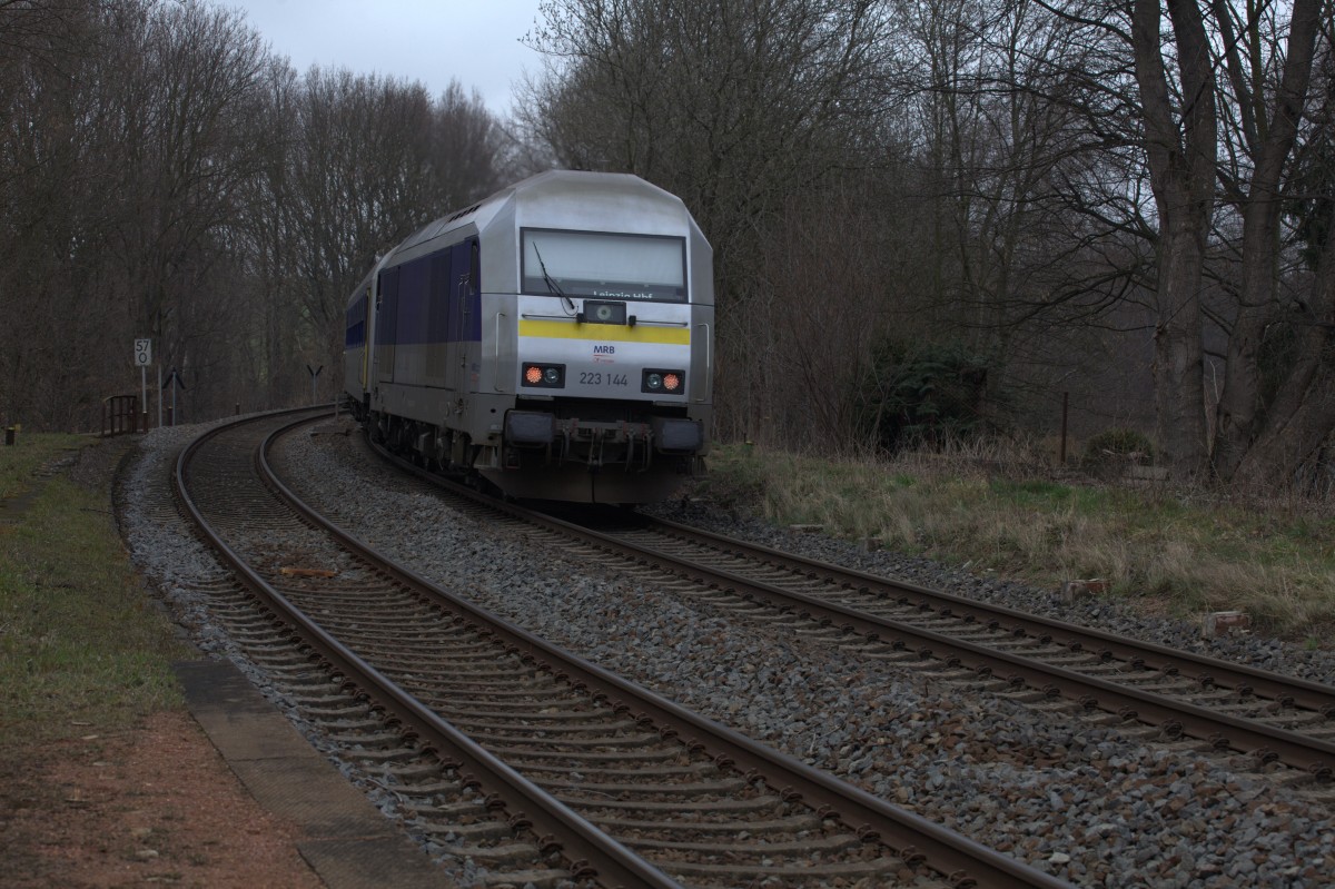 233 144 der MRB bei der Durchfahrt in Chemnitz Borna, RE 6 nach Leipzig Hbf 19.03.2016 13:33 Uhr.
