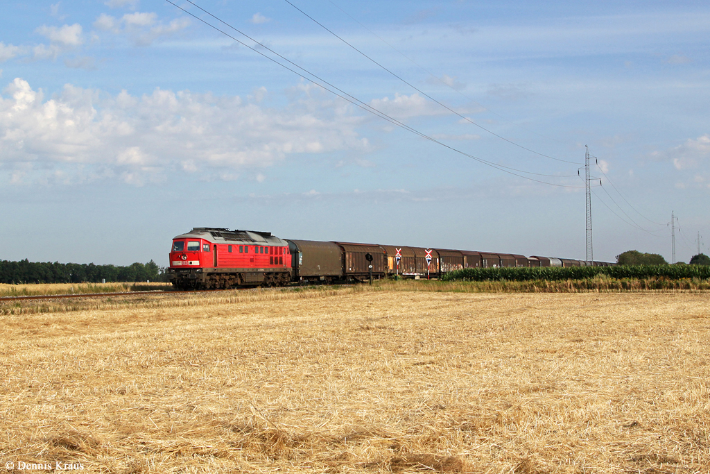 233 285 mit Güterzug am 24.07.2014 bei Tonder.