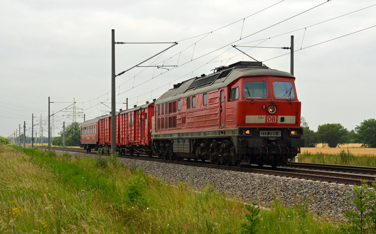 233 285 rückte am 23.06.17 mit dem Hallenser Hilfszug Richtung Köthen aus. An diesem Tag war die Strecke Roßlau-Magdeburg wegen Unwetterschäden bei Coswig gesperrt. Möglich das Coswig das Ziel der Fahrt war.