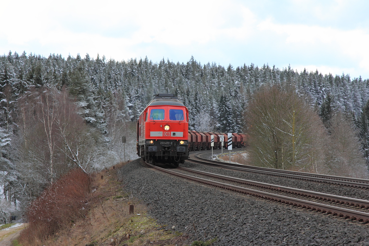 233 452-2 DB Cargo bei Marktleuthen am 25.02.2016.