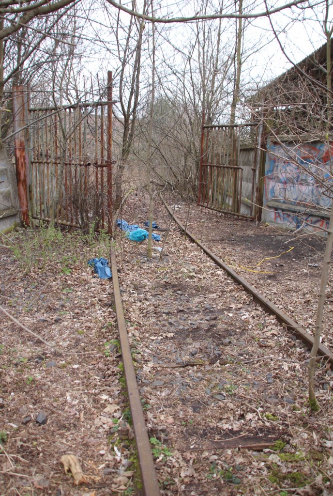 23.3.2014 Bernau bei Berlin. Anschluß Nord / Einfahrt zum ehem. Heeresbekleidungsamt 