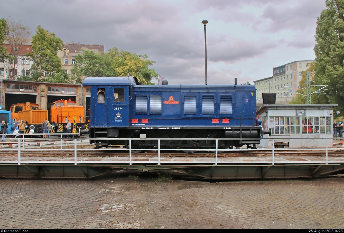 236 103-8 (DR V 36 | Wehrmachtslokomotive WR 360 C 14) des Eisenbahnmuseums Arnstadt steht anlässlich des Sommerfests unter dem Motto  Diesellokomotiven der ehemaligen DR  auf der Drehscheibe des DB Musems Halle (Saale).
[25.8.2018 | 14:28 Uhr]