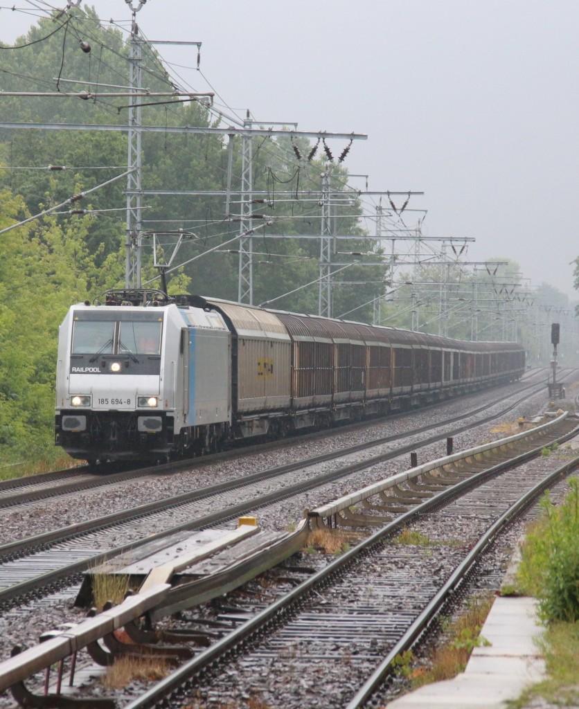 23.6.15 Zepernick. 185 694 mit Ganzzug Richtung Eberswalde