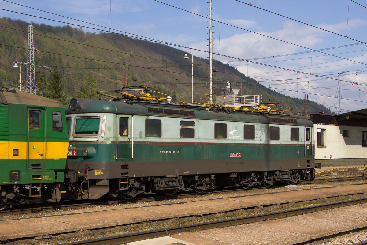24. April 2019 in Zilina: 183 008-2 kam gerade mit einer 131 im Bahnhof an. 