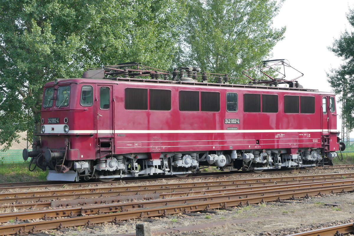 24. August 2019, An diesem Wochenende fand im Bw Chemnitz-Hilbersdorf das Heizhausfest statt. Ausgestellt war auch Lok 242 002.