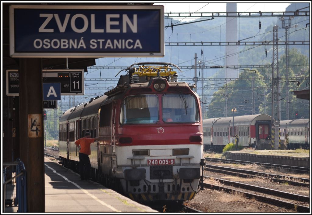 240 005-9 in Zvolen Osobná Stanica. (07.06.2014)