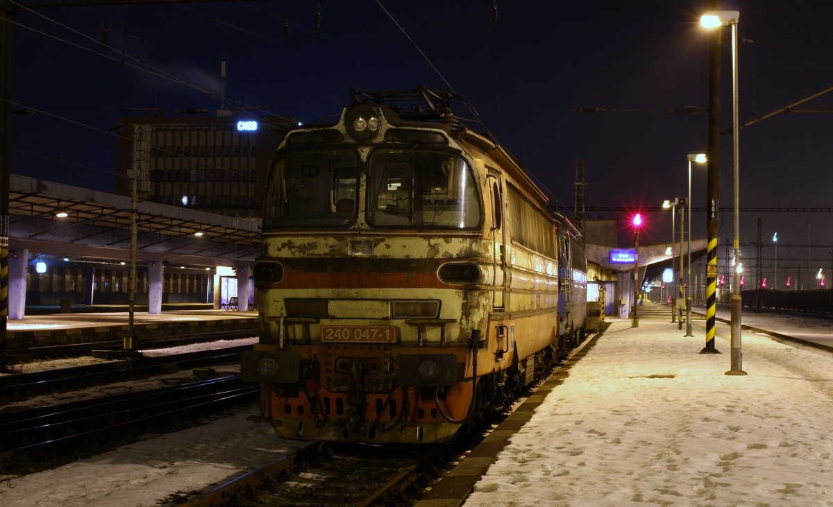 240 047-1 zu sehen am 13.02.17 in Cheb.