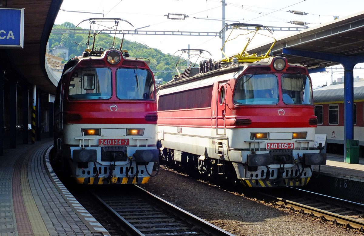 240 134-7 u. 240 005-9 ZSSK, Bratislava hl. st.; 21.05.2014