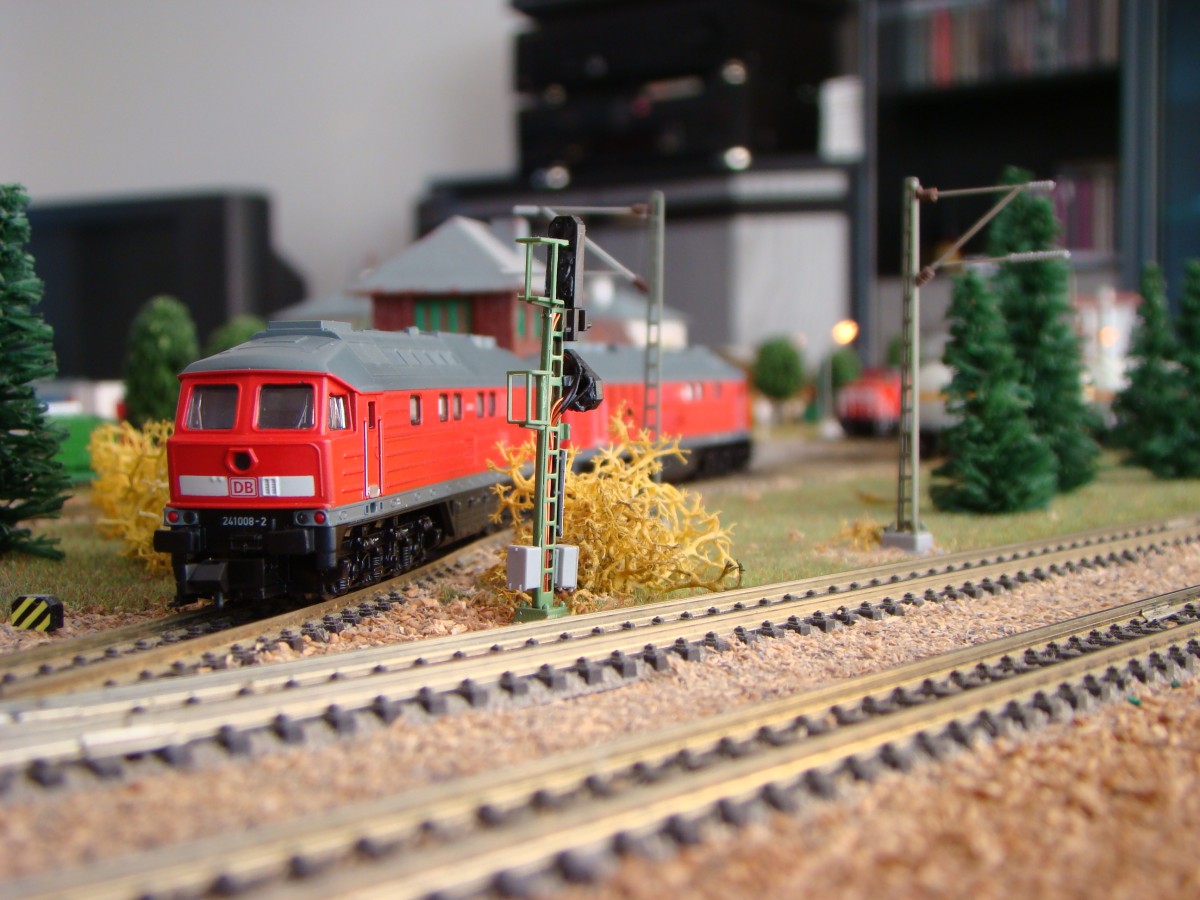 241 008-1 DB AG von BRAWA auf meiner Anlage am 04.12.2010