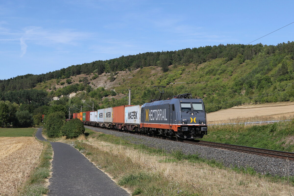 241 013 von  HECTORRAIL  mit einem Containerzug bei Stetten auf der Werntalbahn.