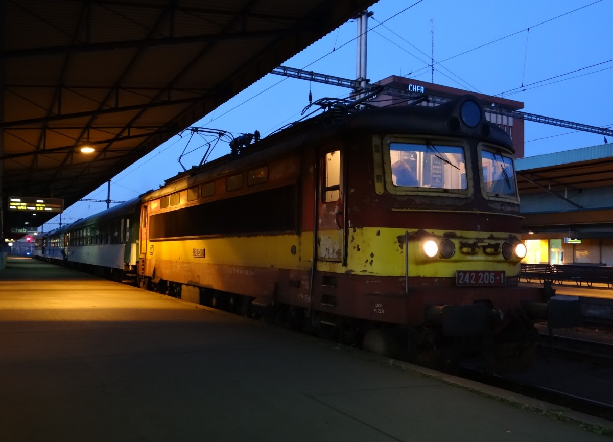 242 206 zusehen am 02.10.13 frh morgens in Cheb. 
