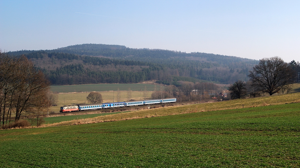 242 207 mit R775 bei Dehtin (10.03.2014)
