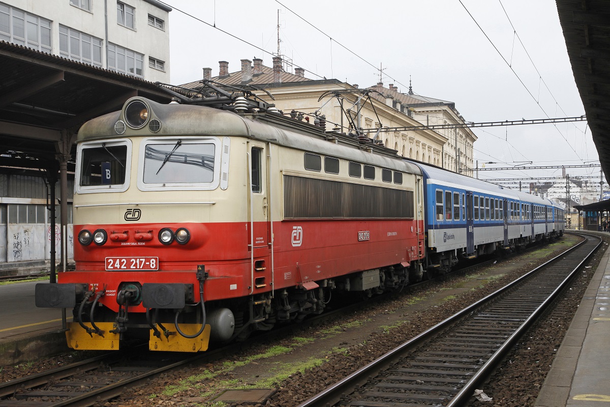 242 217 in brno hllavni nadrazi am 27.03.2015.