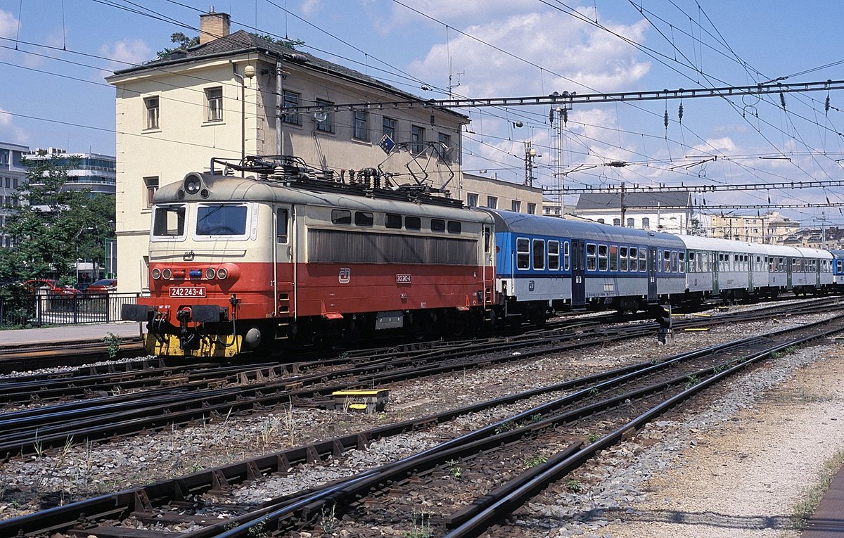 242 243  Brno hl n  18.05.11