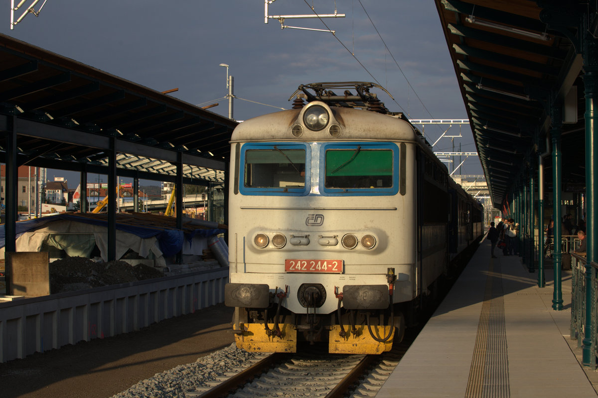 242 244-8 in Pilsen. 23.09.2016 17:54 Uhr.