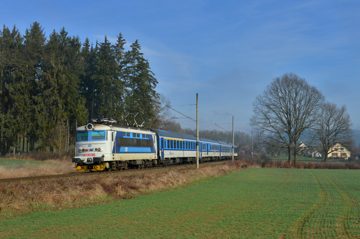242 250 mit Rx 778 am 27.03.2016 bei Tocnik. 