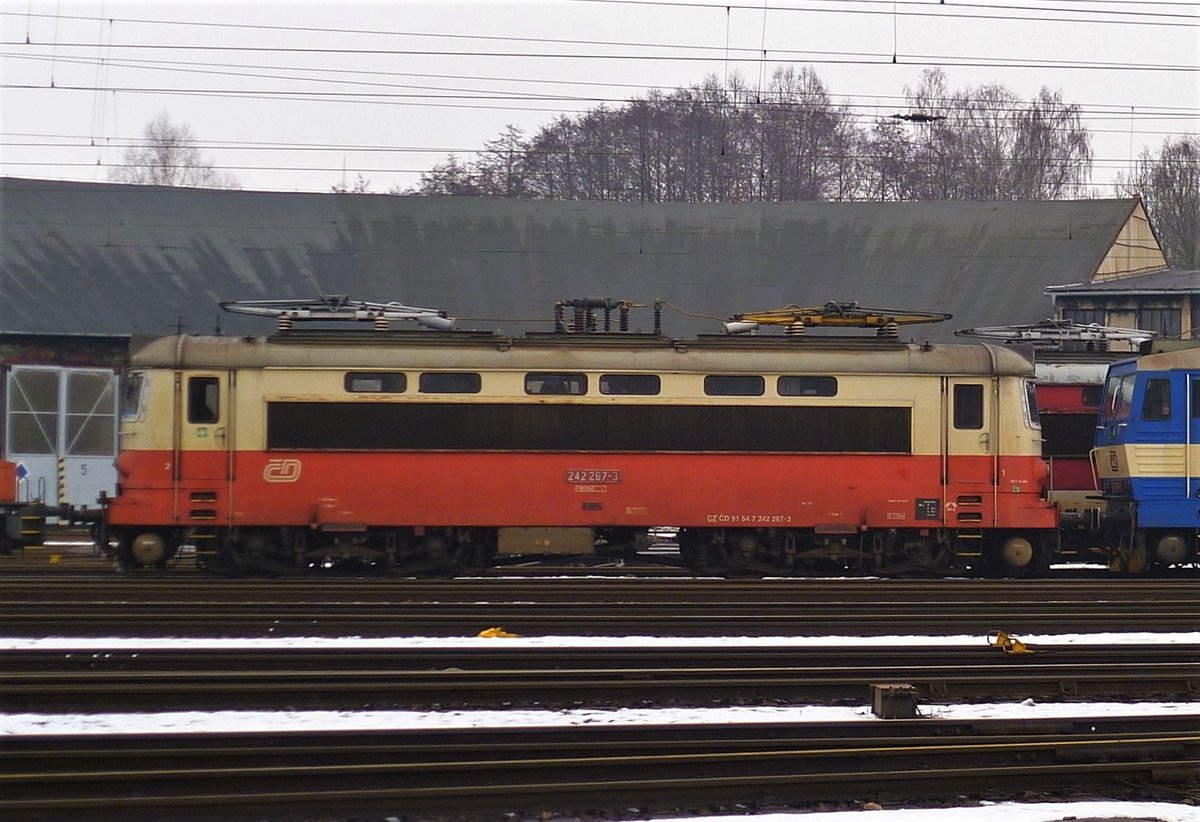242 267-3 war am 17.02.13 in Cheb zu sehen.