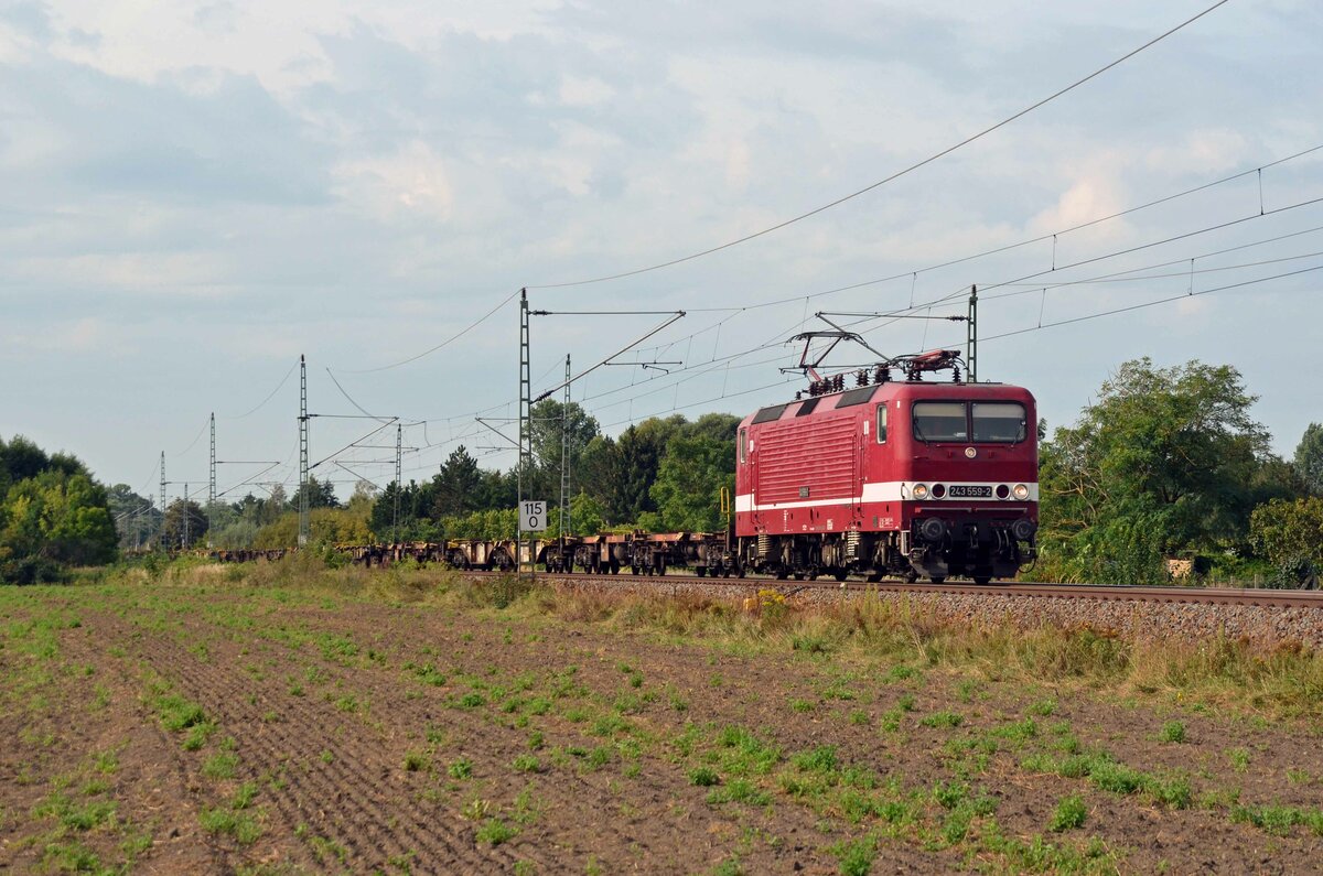 243 559 der DeltaRail führte am 15.09.21 einen leeren Containerzug durch Gräfenhainichen Richtung Wittenberg.