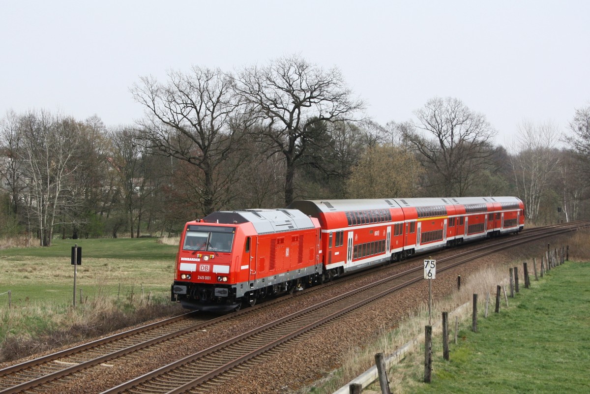245 001 ist am 01.04.2014 mit RE 17006 nach Dresden nahe Fischbach unterwegs