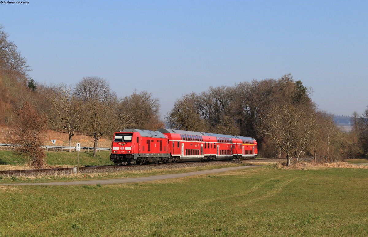 245 003 mit dem IRE 3048 (Friedrichshafen Stadt - Basel Bad Bf) bei Stahringen 24.3.22