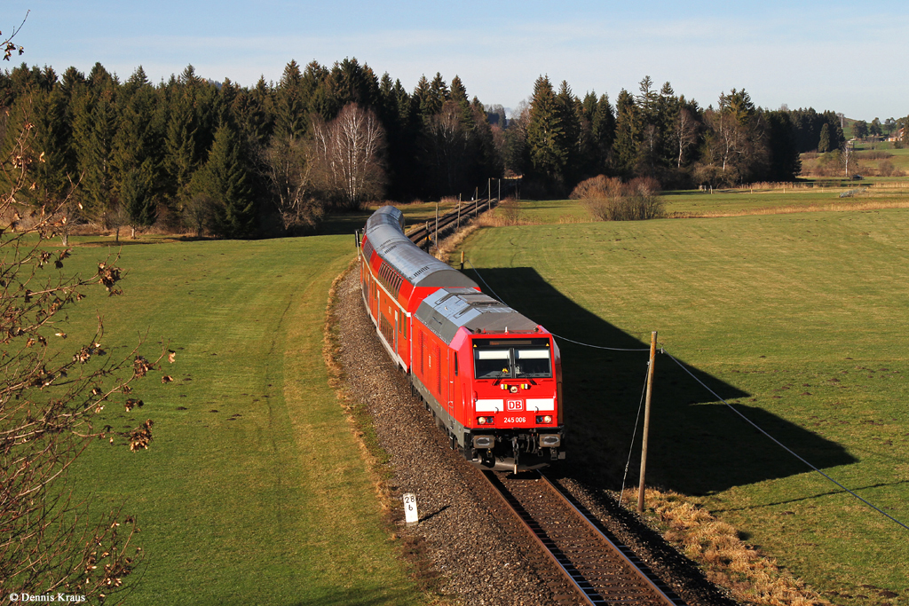 245 006 am 05.12.2015 bei Füssen.