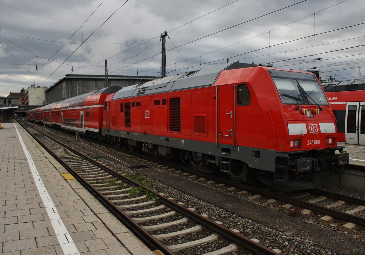 245 006 hat am 16.8.2017 mit dem RE57403 von Memmingen den Münchener Hauptbahnhof erreicht.