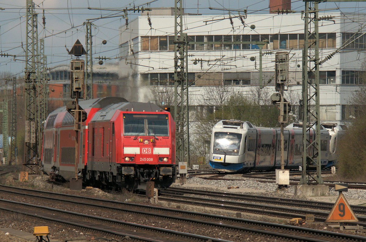 245 008 am 12.04.15 am Münchner Heimeranplatz