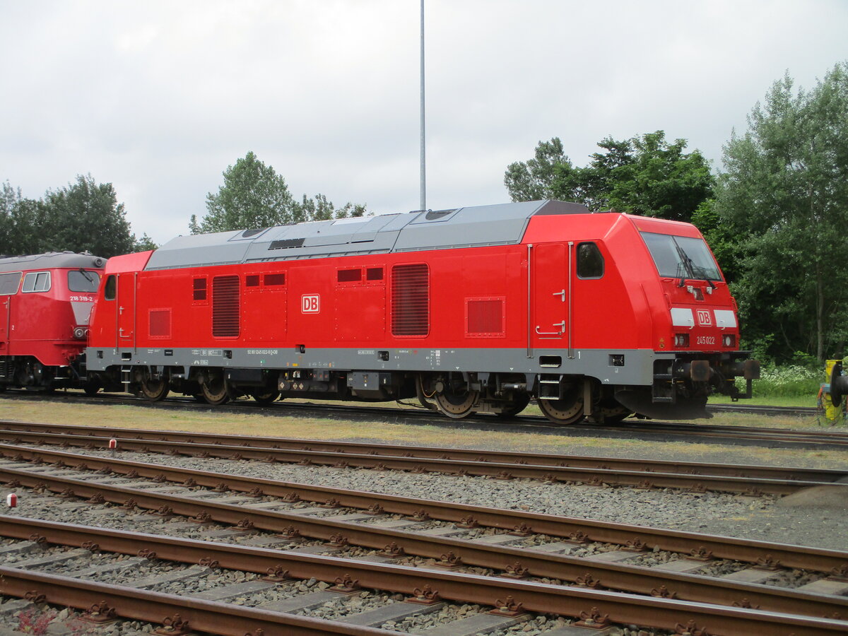 245 022 konnte ich,am 23.Juni 2021,in Niebüll fotografieren.