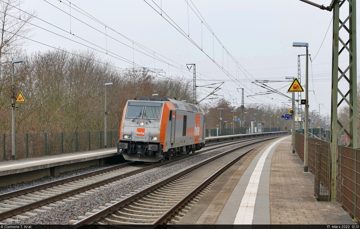 246 010-3 wurde als Tfzf Richtung Biederitz im Hp Magdeburg Herrenkrug auf Gleis 1 erlegt.

🧰 Havelländische Eisenbahn AG (HVLE)
🕓 17.3.2022 | 12:01 Uhr