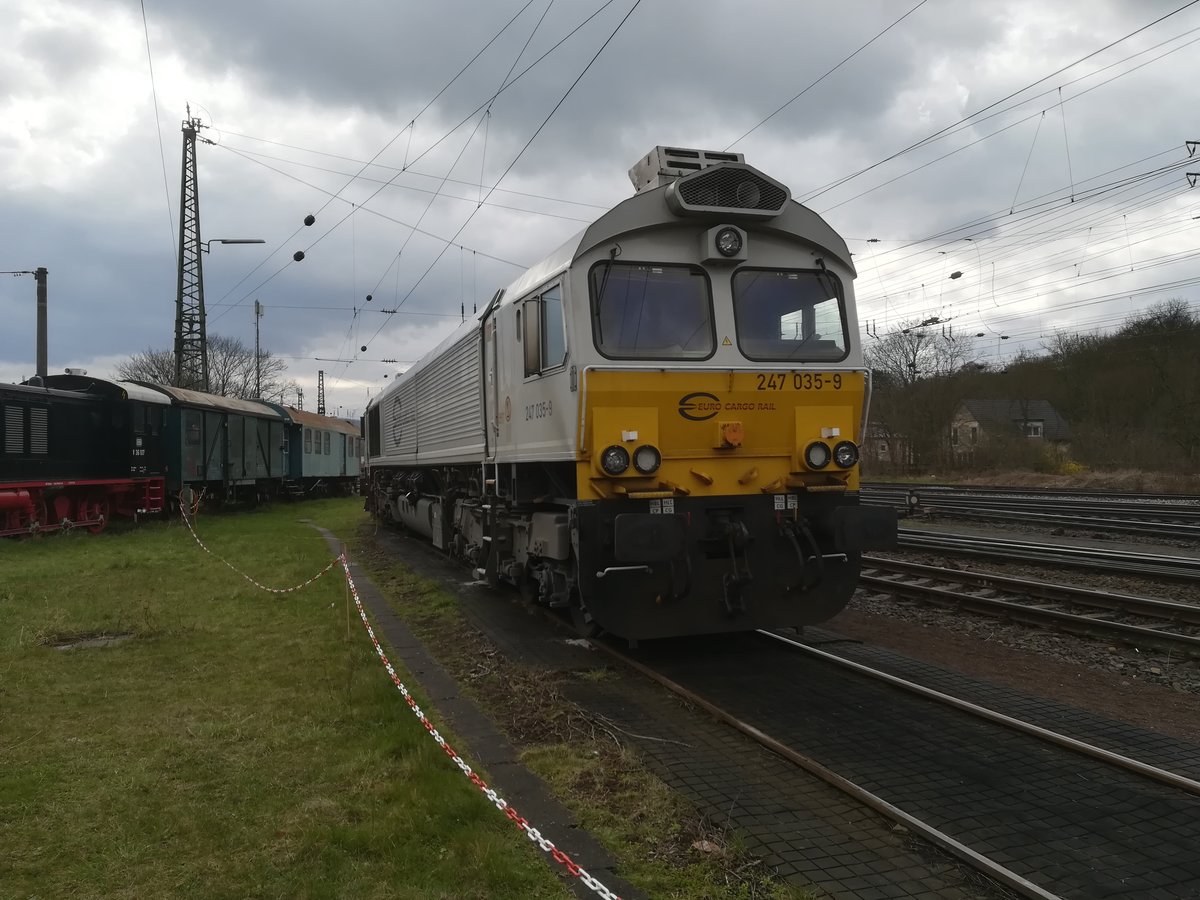 247 035-9 der Euro Cargo Rail am 01.04.2018 auf einem Abstellgleis am DB Museum in Koblenz Lützel abgestellt und wartend auf Ihren nächsten Einsatz.