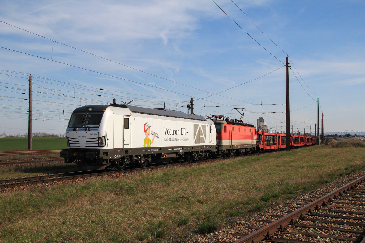 247 901 und 1144 012 mit dem 54056 nach Wien Zvbf, aufgenommen am 21. März 2014 in Gramatneusiedl.