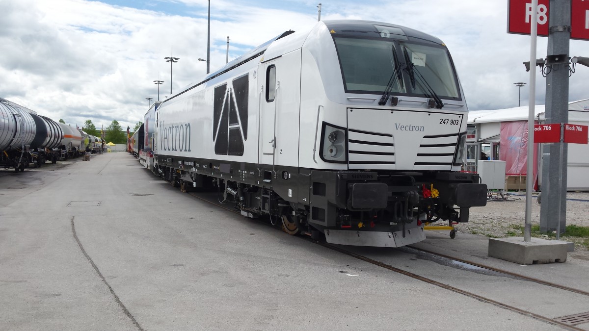 247 903 Vectron Transport & Logistik Messe München 2015