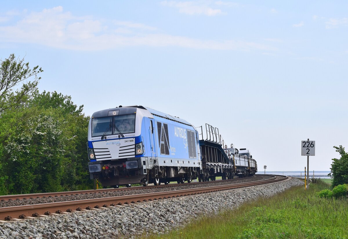 247 908 hat den Hindenburgdamm überquert und hat nun die Insel Sylt erreicht. 

Morsum 03.06.2021