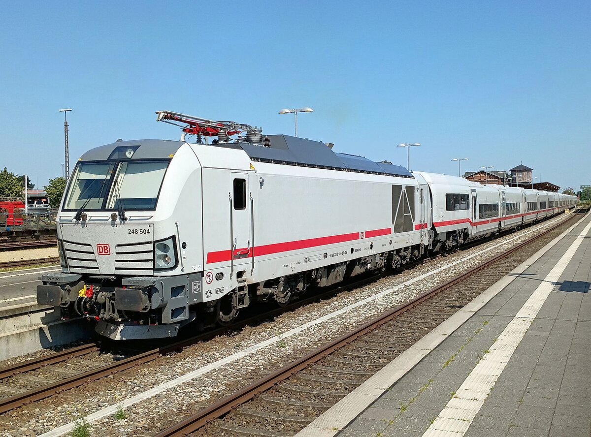 248 504 mit ICE2375 am 15.07.26 in Nieb�ll.