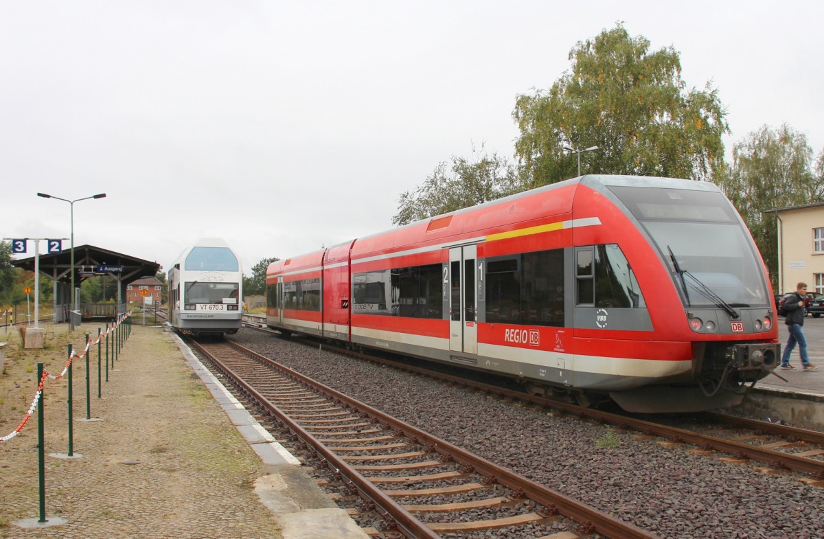 24.9.2013 Pritzwalk. VT 670.3 nach Neustadt/Dosse wartet auf Anschluss Prignitzexpress aus Berlin