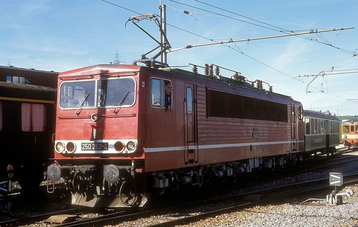 250 292  Samstagern  25.09.90
