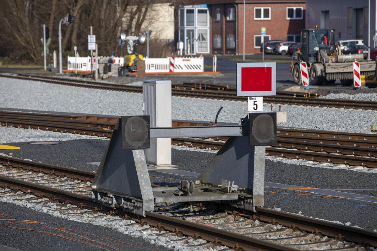 25.01.2021 Sande Bahnhof. Temporärer Prellbock während der Umbauarbeiten im Bahnhof Sande.