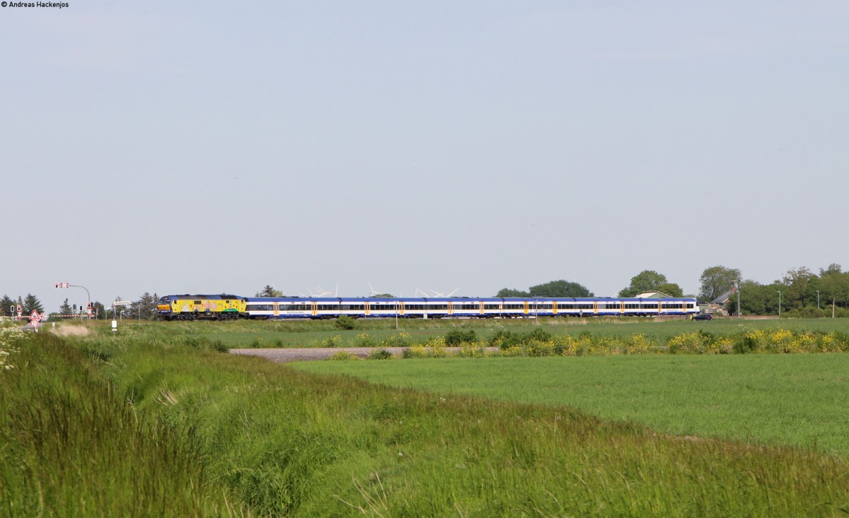 251 003-0 mit der NOB81718 (Hamburg Altona-Westerland(Sylt)) bei Lehnshallig 5.6.15