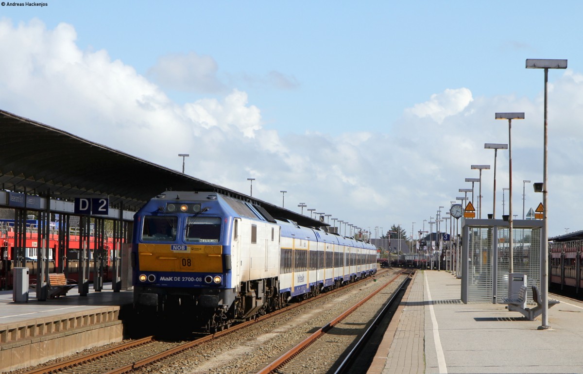 251 008-9 mit der NOB81714 (Hamburg Altona-Westerland(Sylt) in Westerland 2.9.15