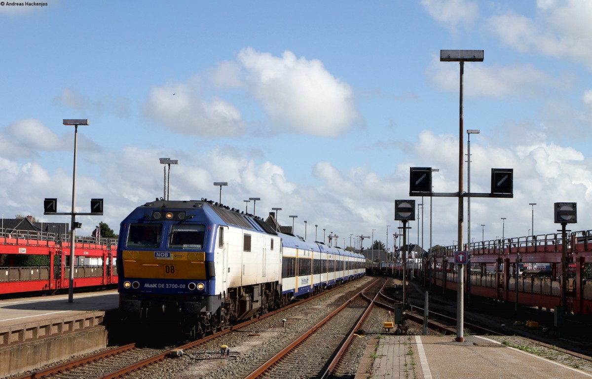 251 008-9 schiebt ihre NOB Garnitur in die Abstellung Westerland 2.9.15