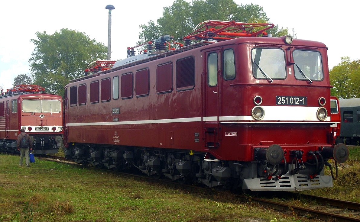 251 012-1 beim Eisenbahnfest in Weimar 13.10.2012