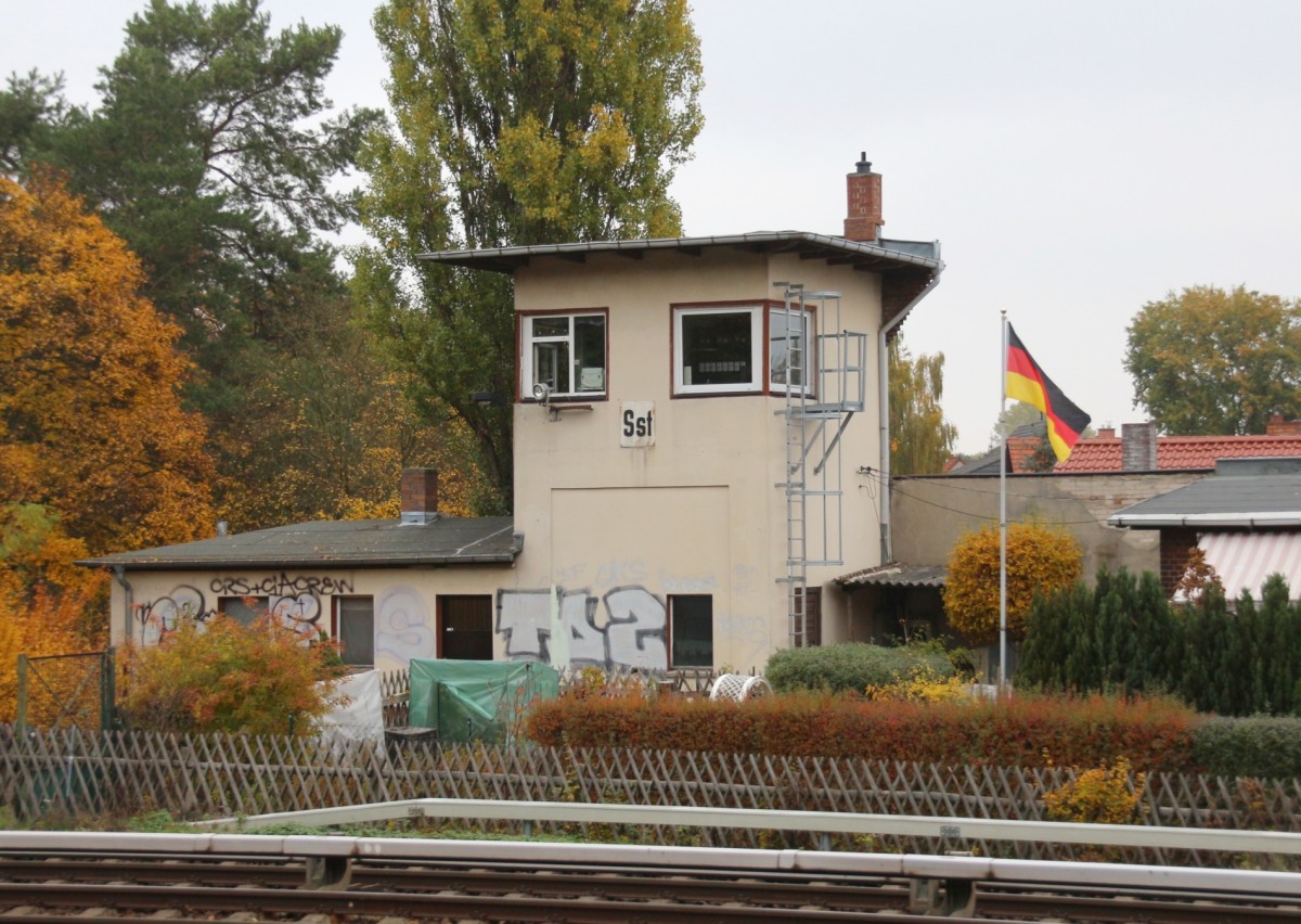 25.10.2015 Abzweig Berlin Stadtforst, Stellwerk Sst, aus EC 54 gesehen