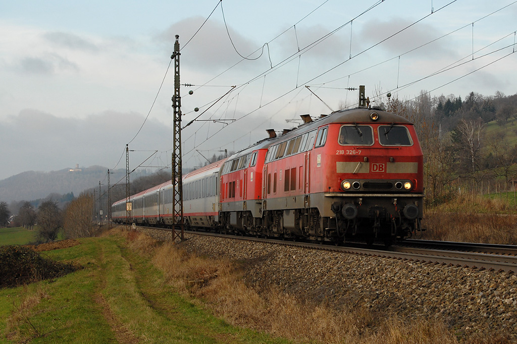 25.12.2018 Streckenabschnitt Uhingen 218 326-7 & 218 499-2 mit IC 119