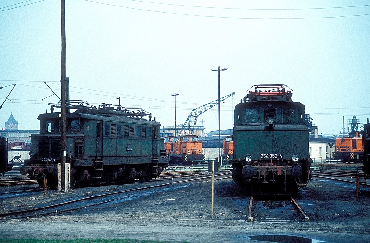 254 052 + 244 143  Engelsdorf  01.05.84