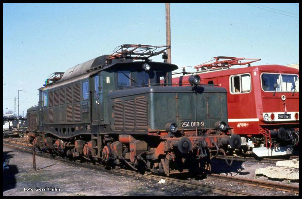 254059 am 1.5.1990 im BW Leipzig Engelsdorf.