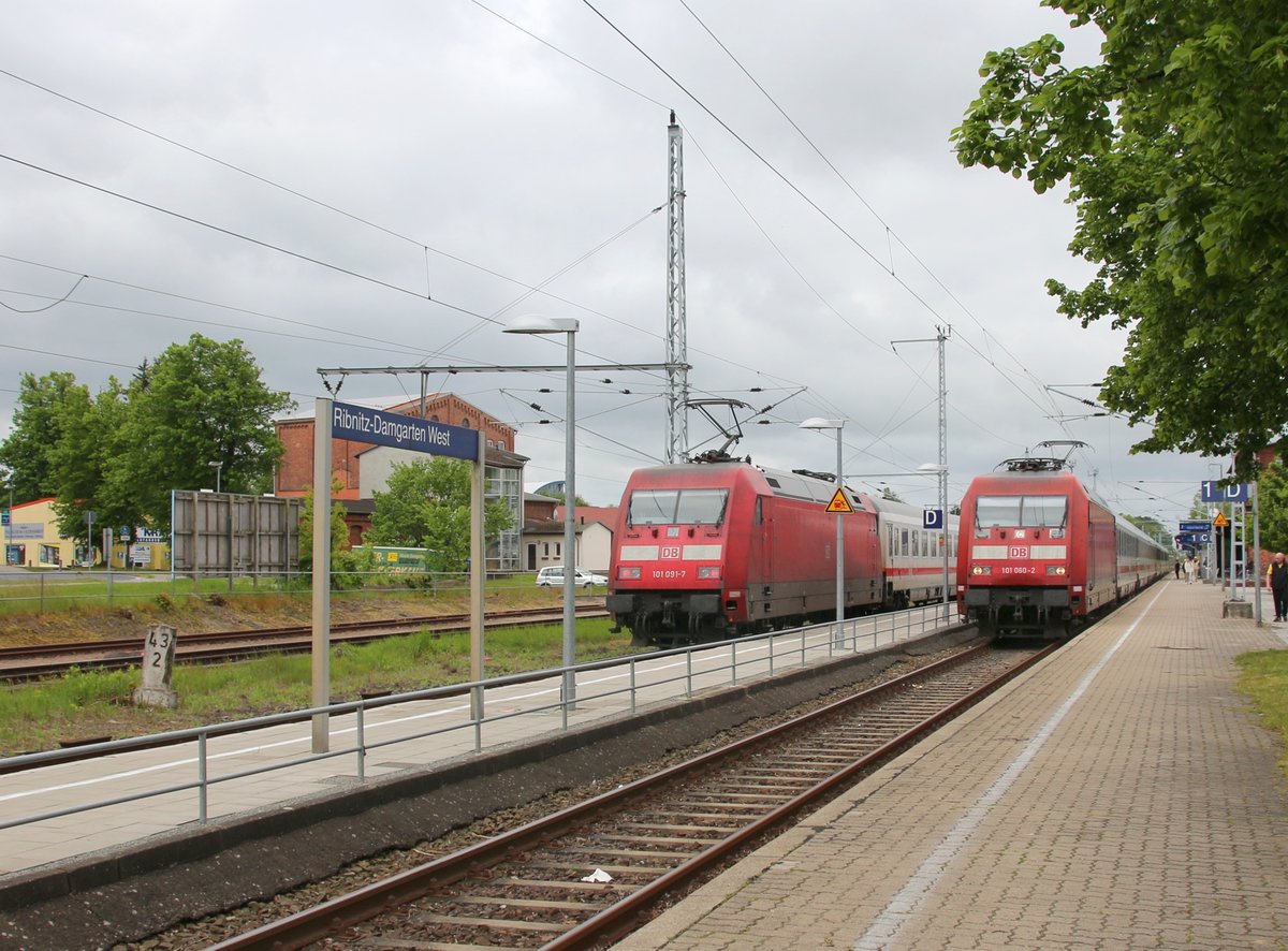 25.5.2017 Kreuzung IC 2373 / 2184 in Ribnitz-Damgarten West.