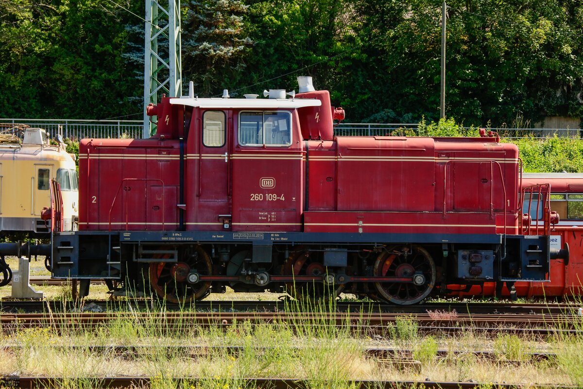 260 109-4 DB in Linz am Rhein, Juni 2022.